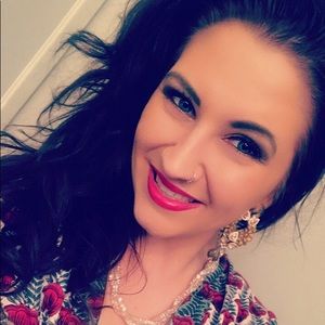 Meet your Posher, Alexis